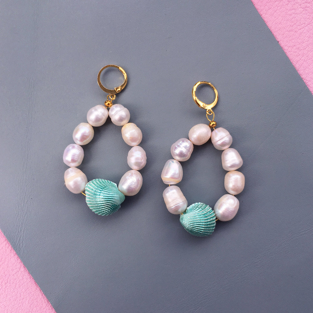 Candy Shell Pearl Earrings – Elegant Design