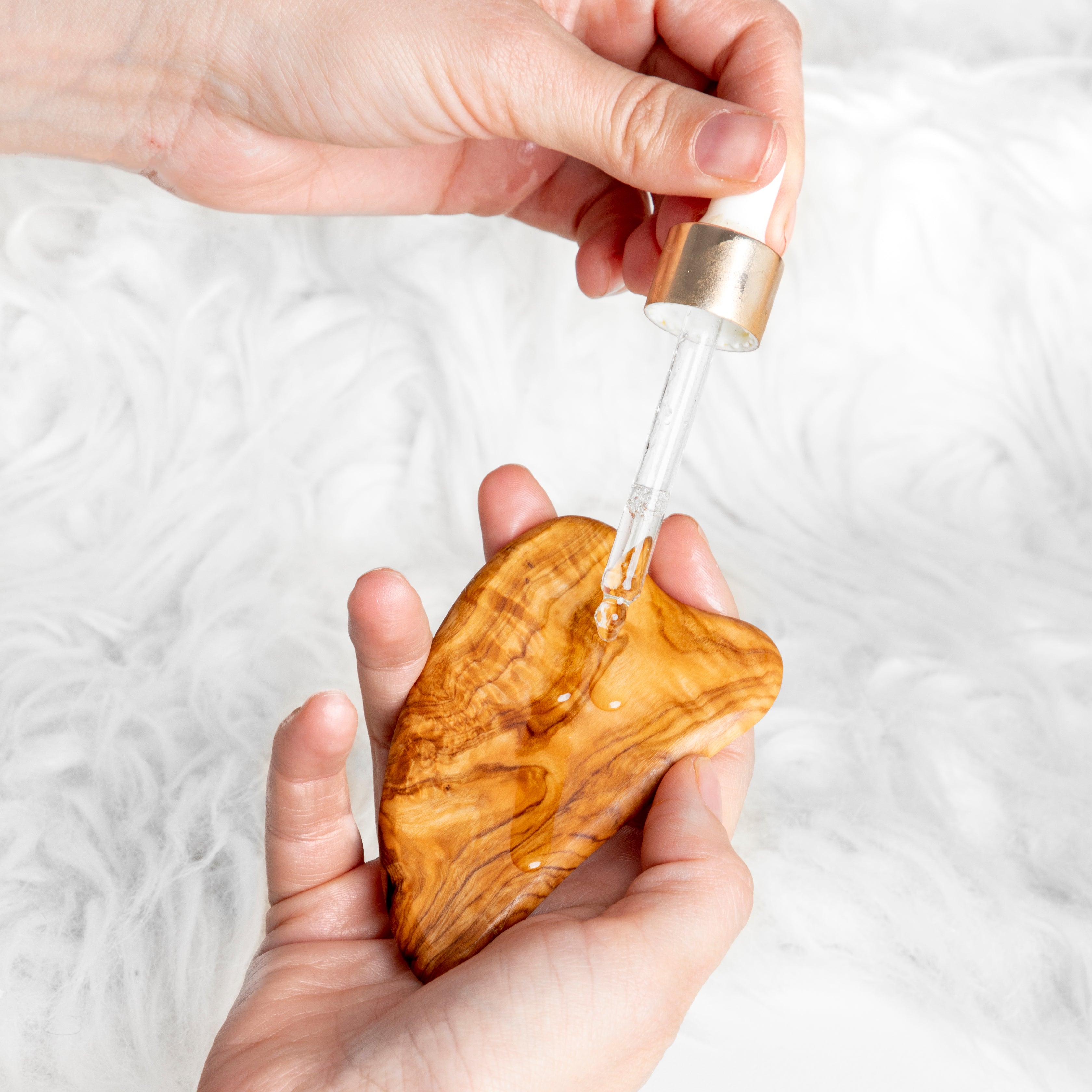 Gua Sha – My Skin’s Little Morning Magic (Olive Wood)