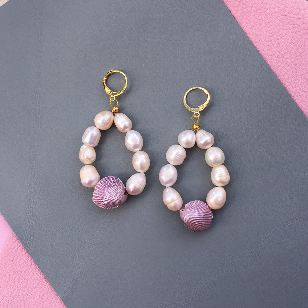 Candy Shell Pearl Earrings – Elegant Design